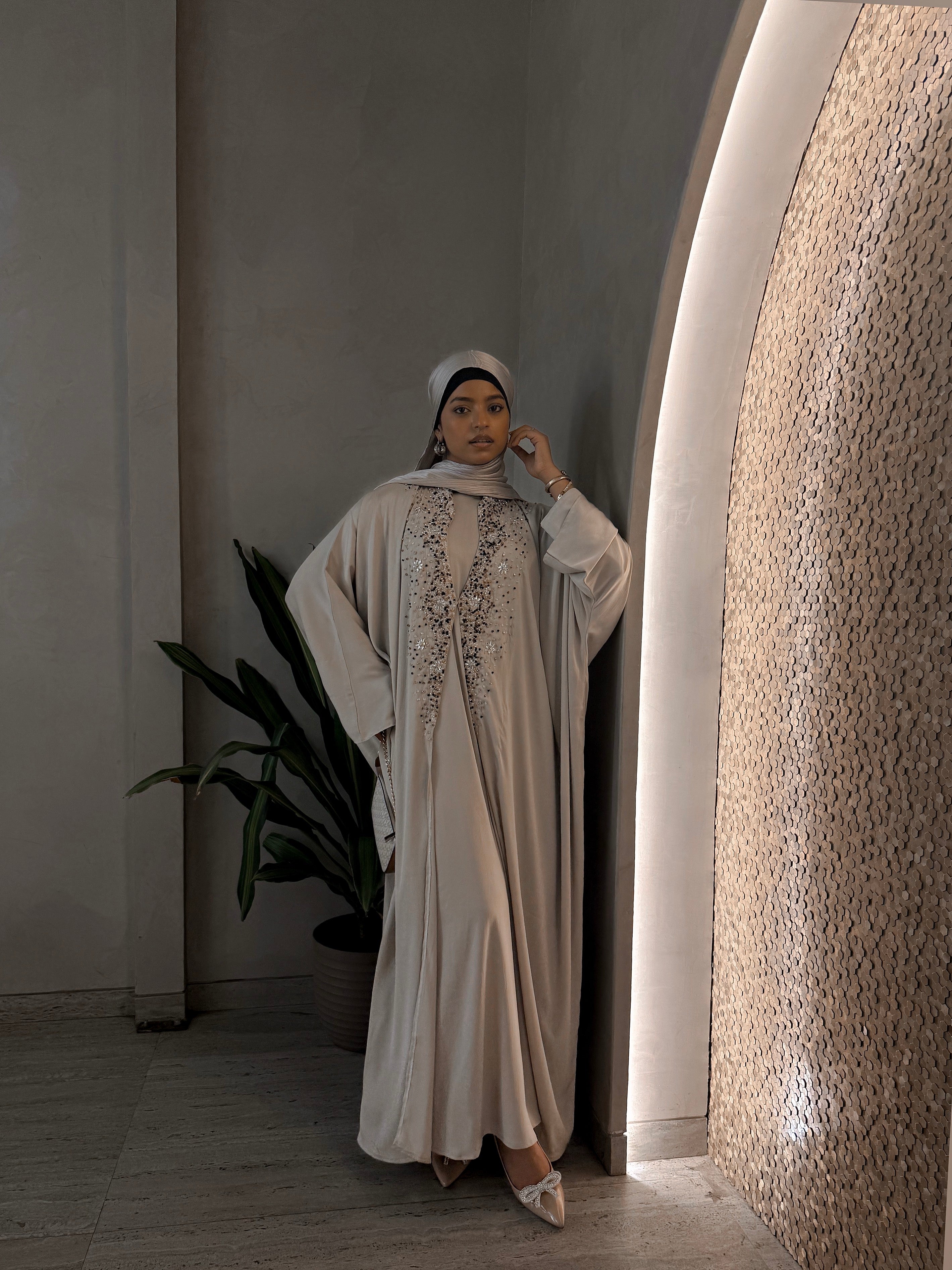 Zeenat Abaya – Premium Indonesian Fabric with Handwork Inner
